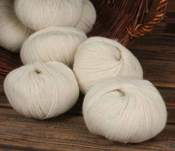 Schurwolldochtgarn - natur 100 g